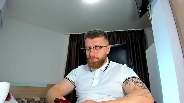 Snapshot of Findom_guy chatting on 06/14/26, 11:12 Findom guy online show from 06/14/26, 11:12