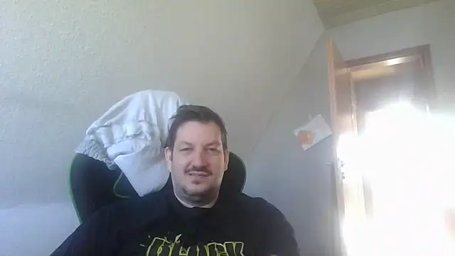 Snapshot of Golffahrer1982 chatting on 04/02/26, 08:01 Golffahrer1982 online show from 04/02/26, 08:01