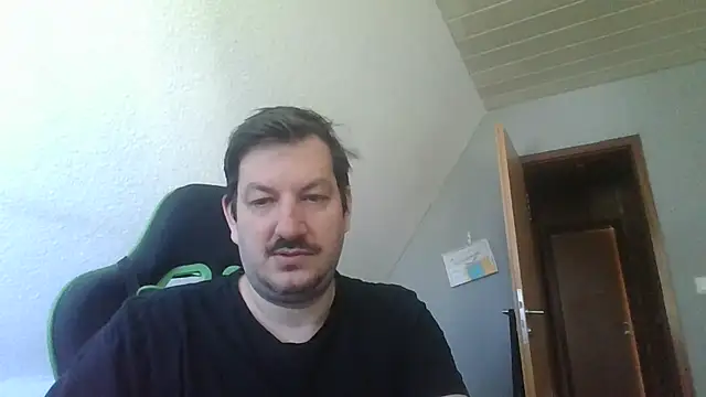 Snapshot of Golffahrer1982 chatting on 05/23/26, 08:40 Golffahrer1982 online show from 05/23/26, 08:40