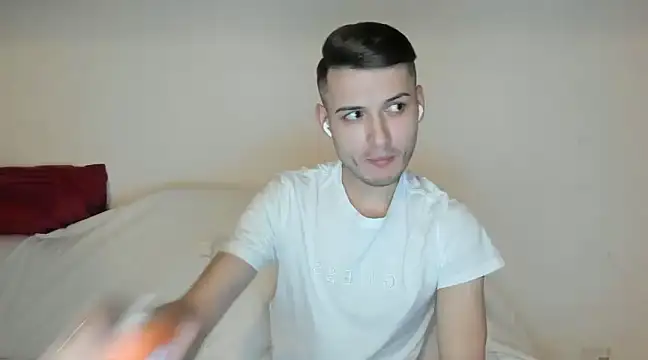 andboyfor6 online show from 12/04/24, 12:14