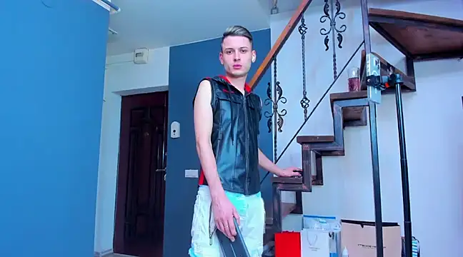 andboyfor6 online show from 02/15/25, 08:54