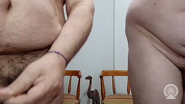 Snapshot of osoandcubcam chatting on 11/05/25, 09:59 osoandcubcam online show from 11/05/25, 09:59