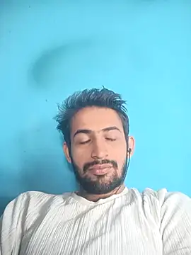 Snapshot of villian___ chatting on 11/17/25, 06:41 villian online show from 11/17/25, 06:41