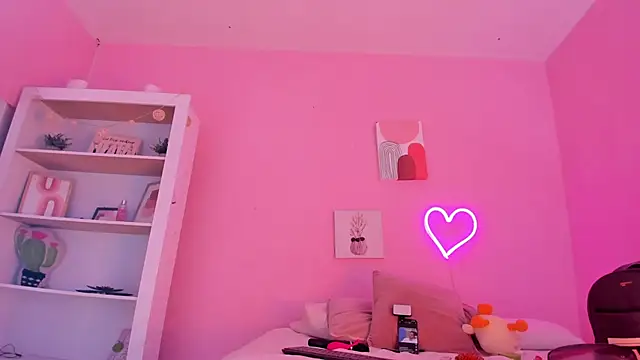 Sophiietaylor online show from 03/15/25, 11:50