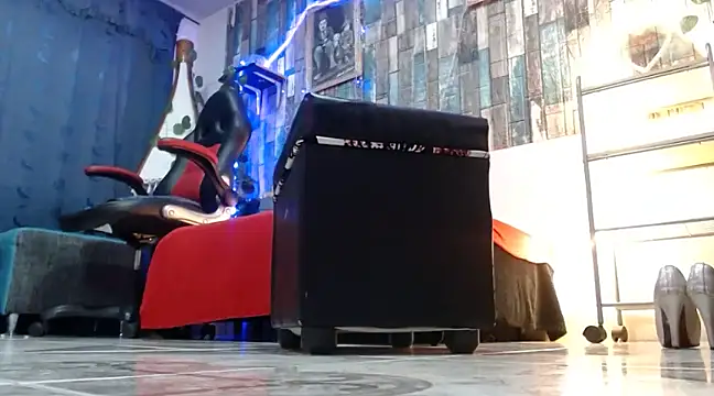 Snapshot of KarimaSarabe chatting on 12/24/24, 07:00 KarimaSarabe online show from 12/24/24, 07:00