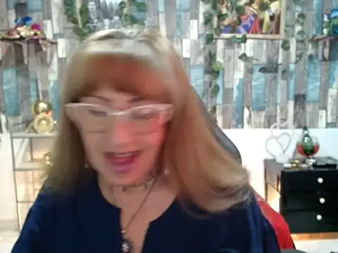 Snapshot of KarimaSarabe chatting on 03/10/25, 08:34 KarimaSarabe online show from 03/10/25, 08:34