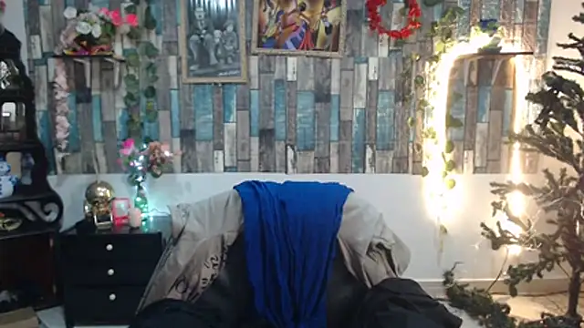 Snapshot of KarimaSarabe chatting on 12/01/25, 08:47 KarimaSarabe online show from 12/01/25, 08:47