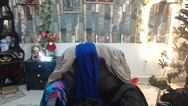 Snapshot of KarimaSarabe chatting on 12/03/25, 08:51 KarimaSarabe online show from 12/03/25, 08:51