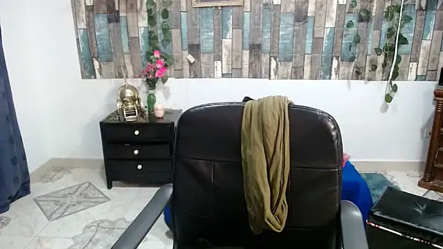 Snapshot of KarimaSarabe chatting on 01/14/26, 10:03 KarimaSarabe online show from 01/14/26, 10:03