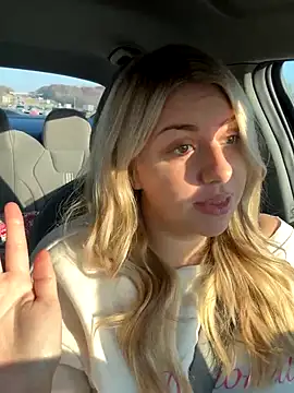 Snapshot of nicolesugarr chatting on 11/14/25, 08:40 nicolesugarr online show from 11/14/25, 08:40