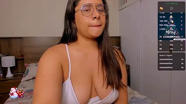 emily adams01 online show from 12/31/24, 02:19