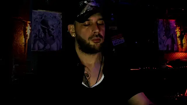 Snapshot of LexXHardy chatting on 05/18/26, 11:10 LexXHardy online show from 05/18/26, 11:10