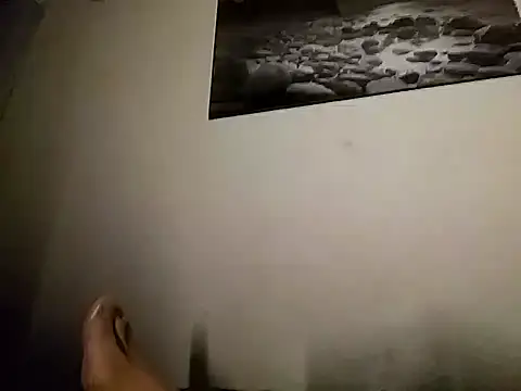 Snapshot of hotraillX chatting on 03/05/25, 08:21 hotraillX online show from 03/05/25, 08:21