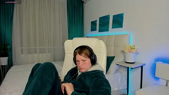 Kathlyn  Heath online show from 02/13/25, 08:13