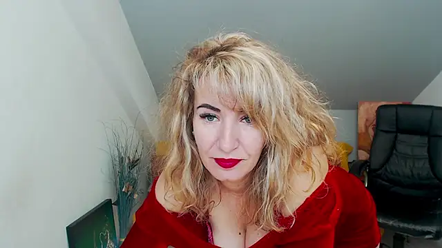 Snapshot of Cassandra_Hotty chatting on 01/14/25, 04:25 Cassandra Hotty online show from 01/14/25, 04:25
