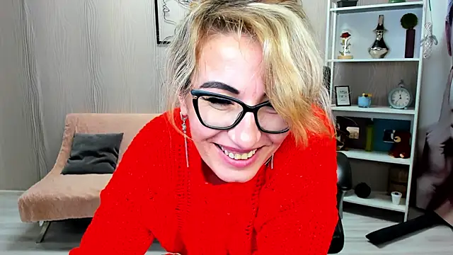 Snapshot of Cassandra_Hotty chatting on 02/07/25, 11:01 Cassandra Hotty online show from 02/07/25, 11:01