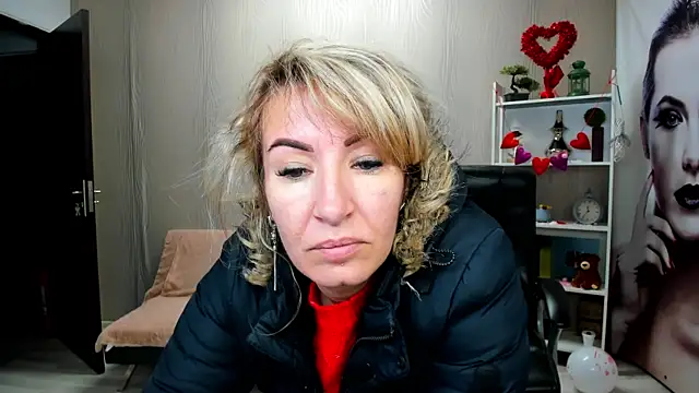 Snapshot of Cassandra_Hotty chatting on 02/13/25, 03:50 Cassandra Hotty online show from 02/13/25, 03:50