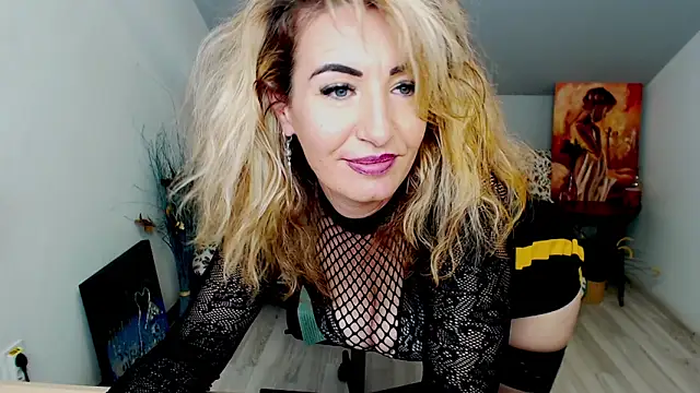 Snapshot of Cassandra_Hotty chatting on 02/28/25, 11:03 Cassandra Hotty online show from 02/28/25, 11:03