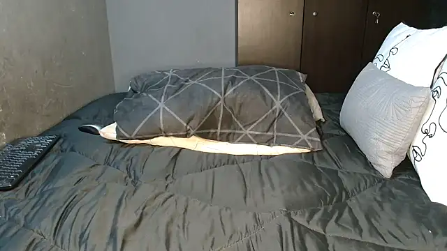 CURVEYDOLLXX online show from 02/22/25, 07:01