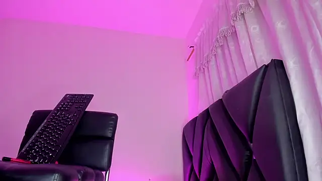 stephany doll  online show from 12/07/24, 12:13