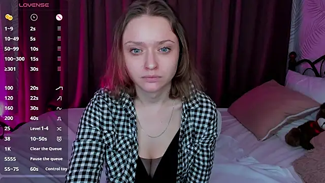 Snapshot of Linda_Bryant chatting on 01/10/25, 04:01 Linda Bryant online show from 01/10/25, 04:01