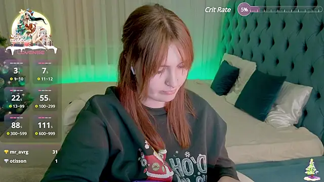 Snapshot of _Chlo__e chatting on 12/25/24, 10:27 Chlo e online show from 12/25/24, 10:27