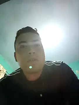 Snapshot of Diego_leon27 chatting on 12/30/24, 11:17 Diego leon27 online show from 12/30/24, 11:17