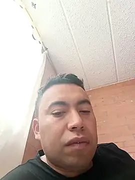 Snapshot of Diego_leon27 chatting on 01/10/25, 02:13 Diego leon27 online show from 01/10/25, 02:13