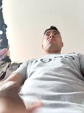 Snapshot of Diego_leon27 chatting on 01/29/25, 04:41 Diego leon27 online show from 01/29/25, 04:41