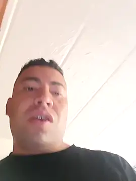 Snapshot of Diego_leon27 chatting on 02/06/25, 01:43 Diego leon27 online show from 02/06/25, 01:43