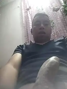 Snapshot of Diego_leon27 chatting on 03/21/25, 03:44 Diego leon27 online show from 03/21/25, 03:44