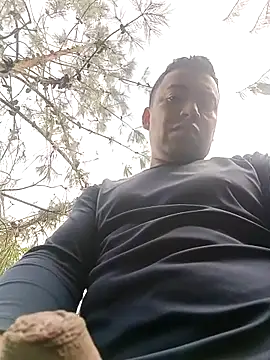 Snapshot of Diego_leon27 chatting on 11/13/25, 09:14 Diego leon27 online show from 11/13/25, 09:14