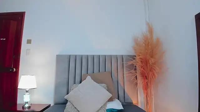 Nina Cavaali online show from 12/27/24, 09:00