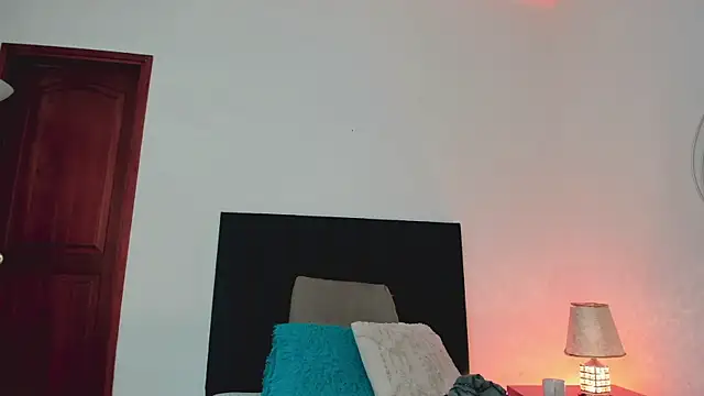 Nina Cavaali online show from 12/29/24, 02:21