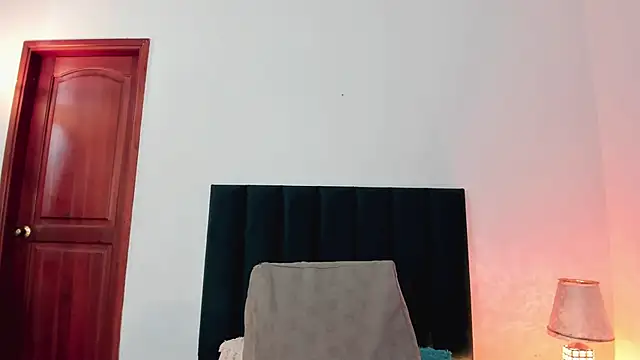 Nina Cavaali online show from 01/10/25, 06:06