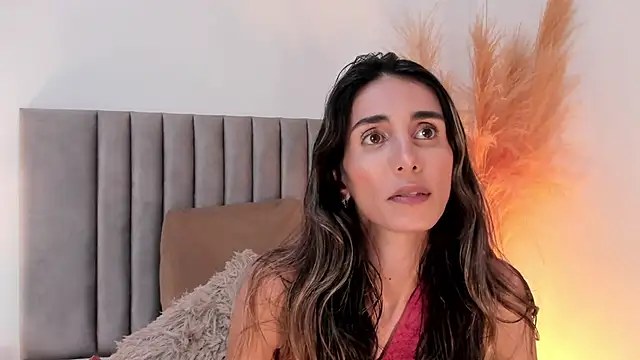 Nina Cavaali online show from 02/04/25, 06:06