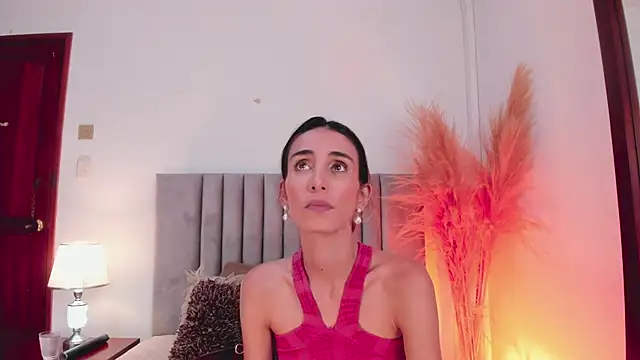 Nina Cavaali online show from 02/18/25, 06:26