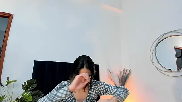 Nina Cavaali online show from 02/27/25, 02:32