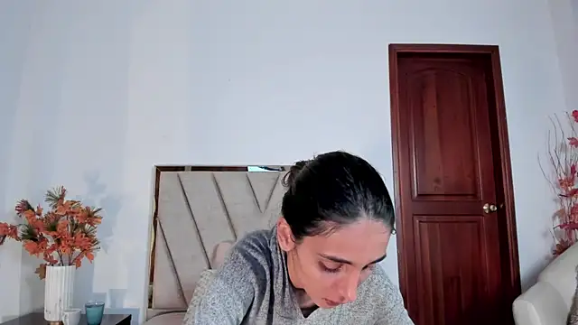 Nina Cavaali online show from 03/09/25, 02:10