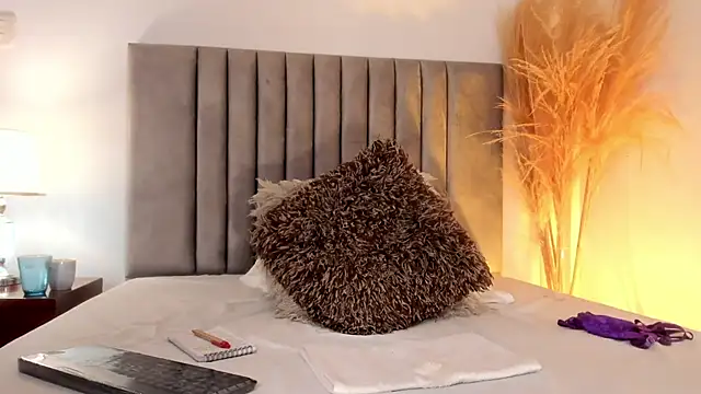 Nina Cavaali online show from 03/15/25, 07:48