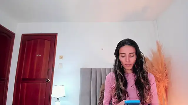 Nina Cavaali online show from 03/18/25, 06:04