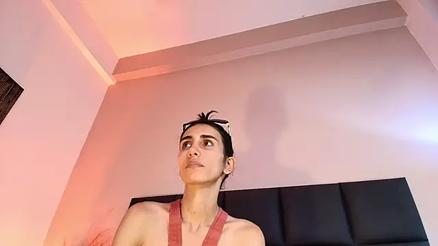 Nina Cavaali online show from 09/15/25, 06:30