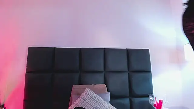 Nina Cavaali online show from 09/24/25, 08:01