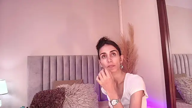 Nina Cavaali online show from 09/25/25, 06:22