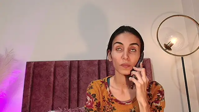 Nina Cavaali online show from 10/27/25, 06:12