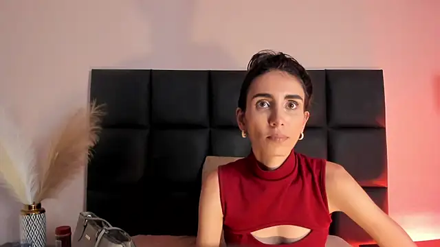 Nina Cavaali online show from 12/02/25, 06:03