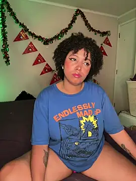 Snapshot of michell_bling1 chatting on 01/03/25, 07:06 michell bling1 online show from 01/03/25, 07:06