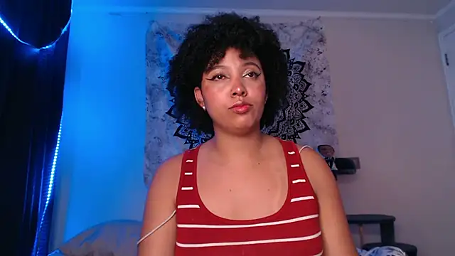 Snapshot of michell_bling1 chatting on 01/15/25, 04:57 michell bling1 online show from 01/15/25, 04:57