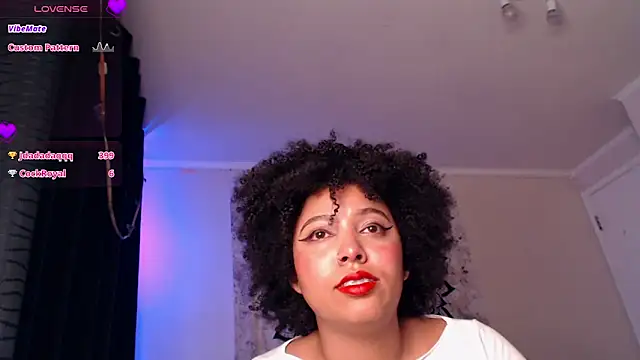 Snapshot of michell_bling1 chatting on 02/11/25, 07:33 michell bling1 online show from 02/11/25, 07:33