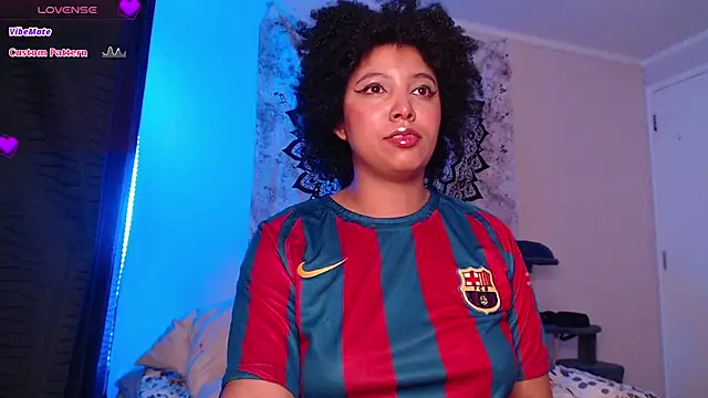 Snapshot of michell_bling1 chatting on 02/19/25, 10:01 michell bling1 online show from 02/19/25, 10:01